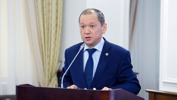 Нурымбетов: «На социальные рабочие места трудоустроено 84 тысяч человек»