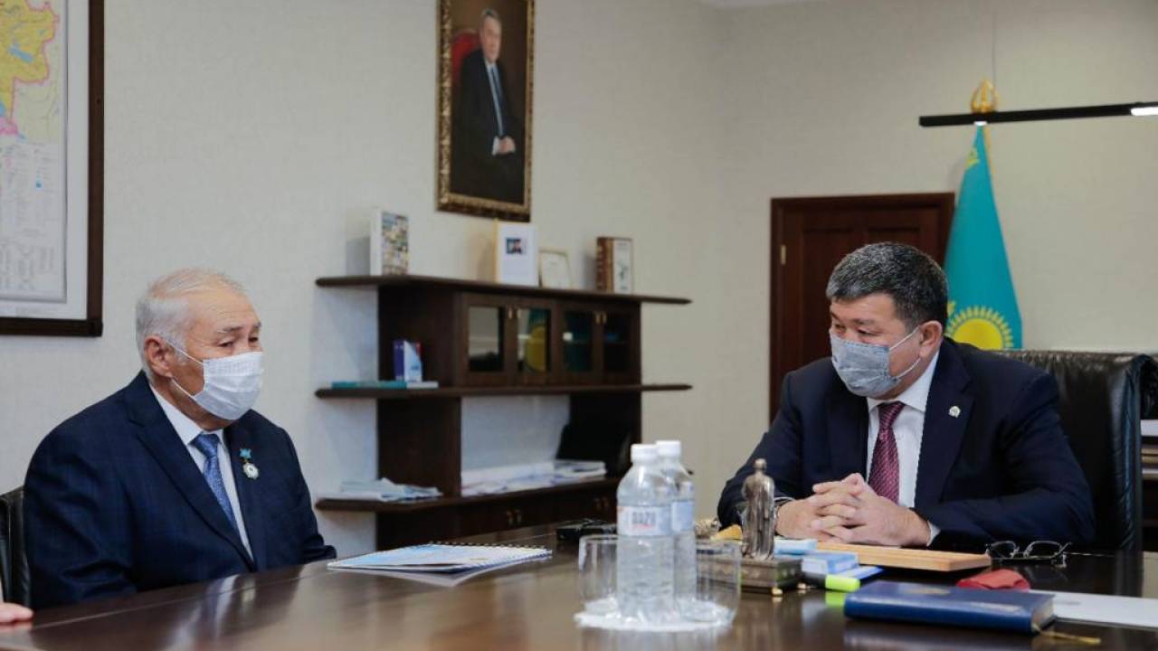 Акима Атырауской области принял победителя в номинации «үздік ауыл әкімі»