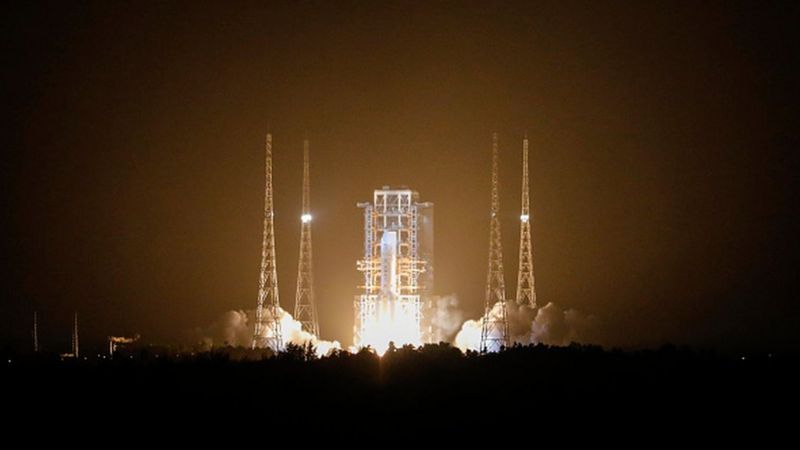 Китай отправил на Луну зонд «Чанъэ-5»