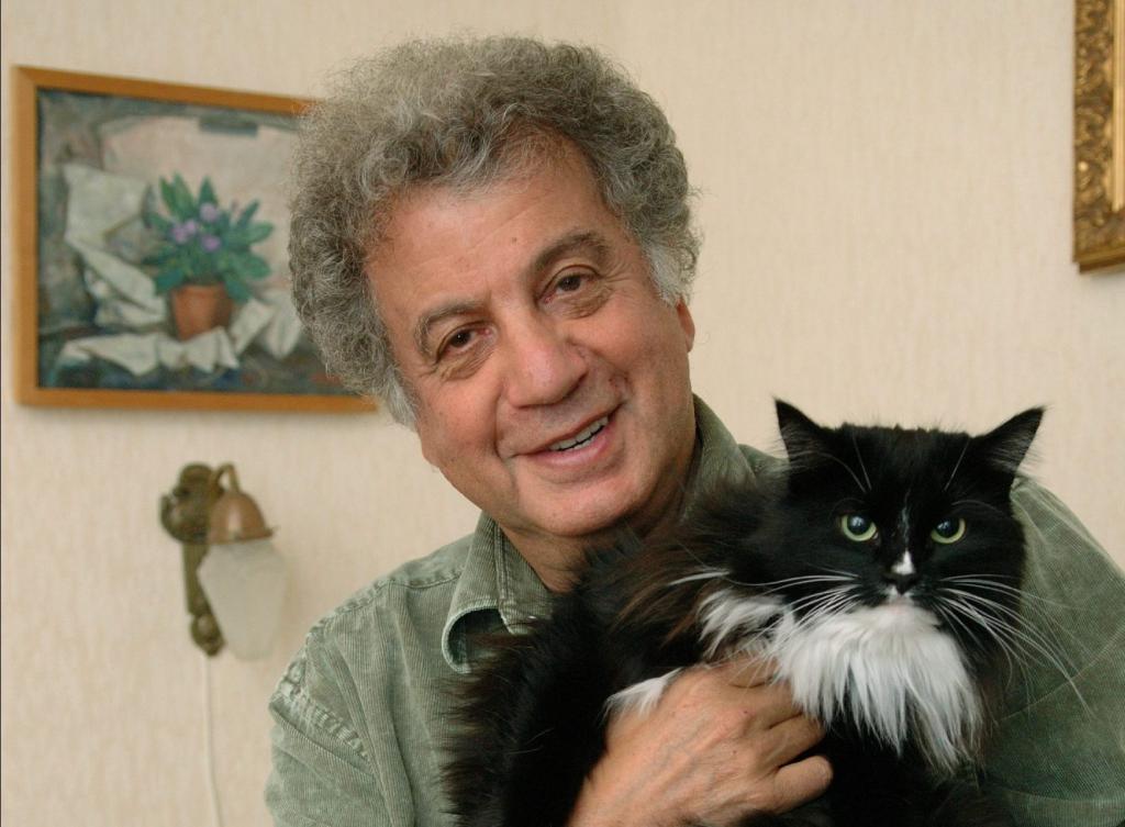 Умер сценарист «Ну, погоди!» Александр Курляндский