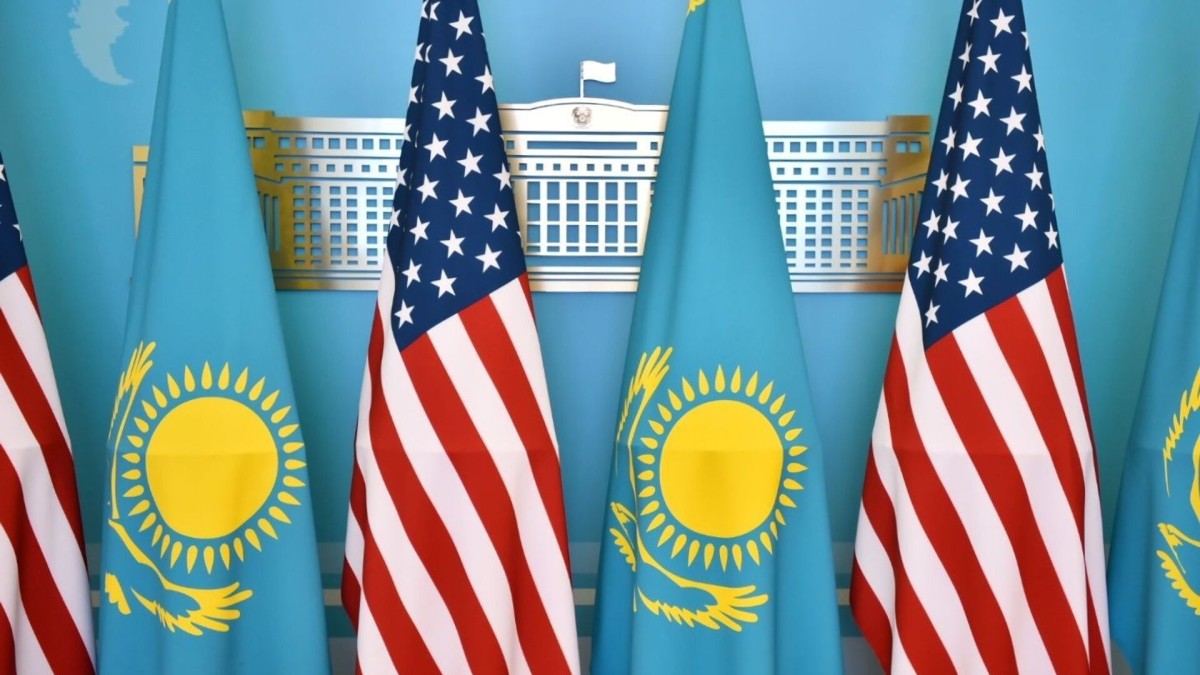 Посол США изучает улицы Столицы