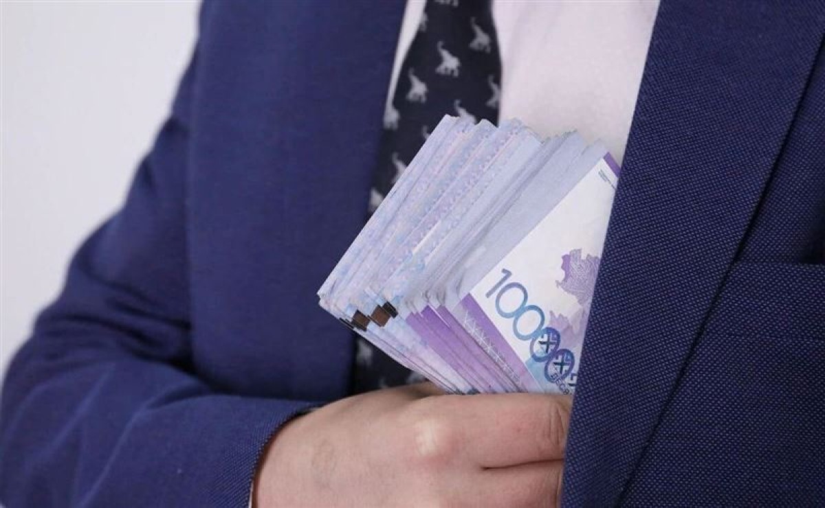 Руководитель КГУ «Центр трудовой мобильности» г. Шымкент  получил взятку 200 тыс. тенге