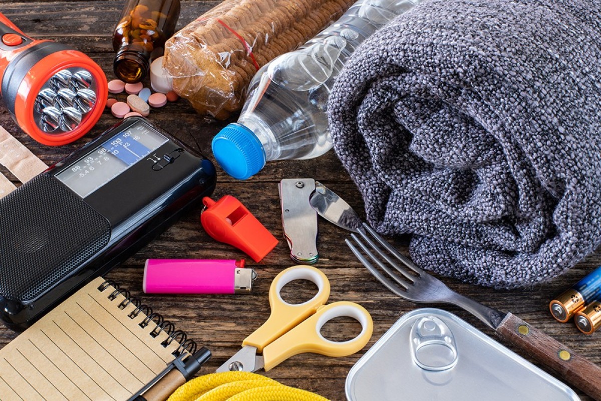 Консервы, Nokia, Аптечка: Что нужно брать с собой во время землетрясения