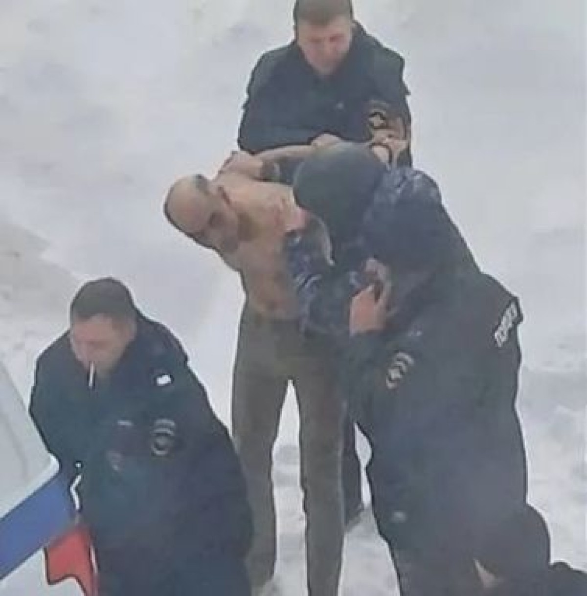 В Казани мужчина выбросил двухлетнюю дочь из окна